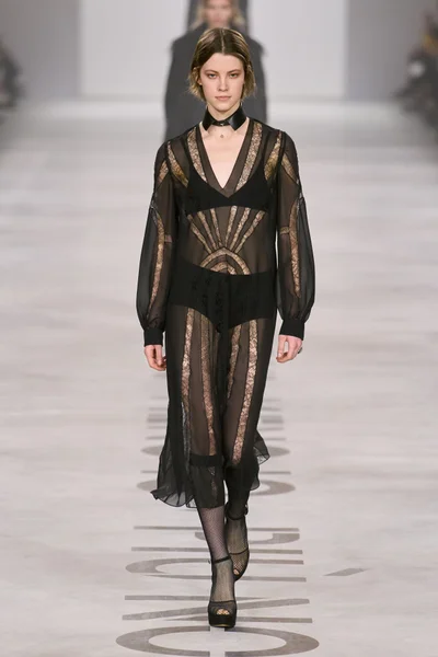 Look 22